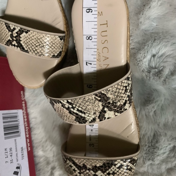 Tuscany by Easy Street Wedges - Picture 2 of 8